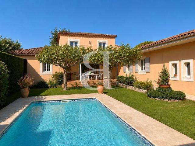 Maison 6 pièces 184 m²