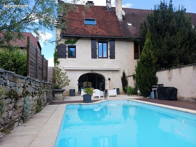 Maison 6 pièces 184 m²