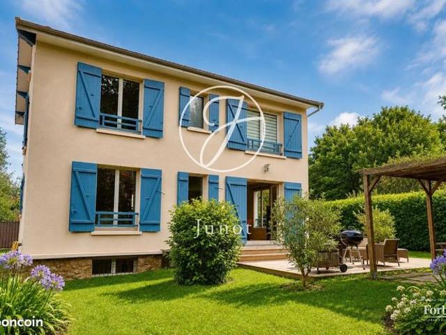 Maison 6 pièces 184 m²