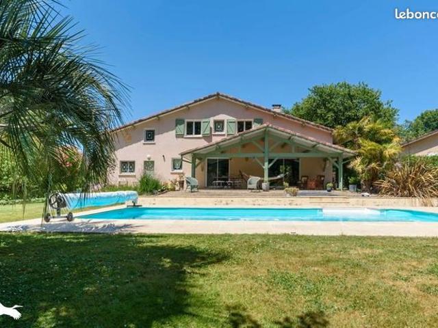 Maison 6 pièces 184 m²