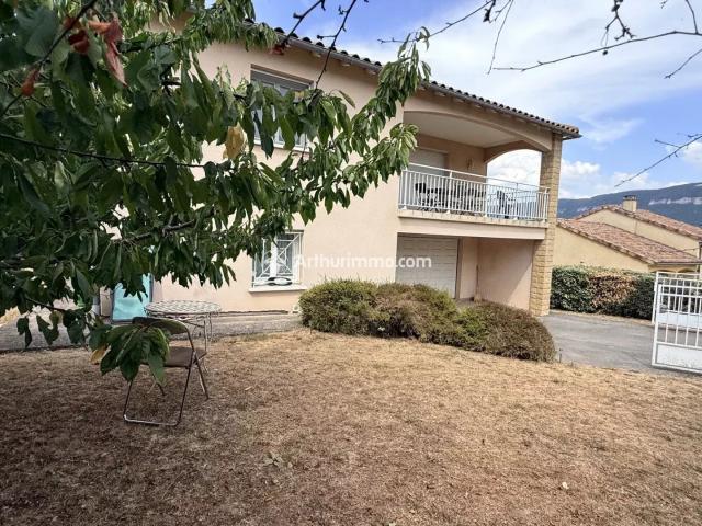 Maison 6 pièces 184 m²