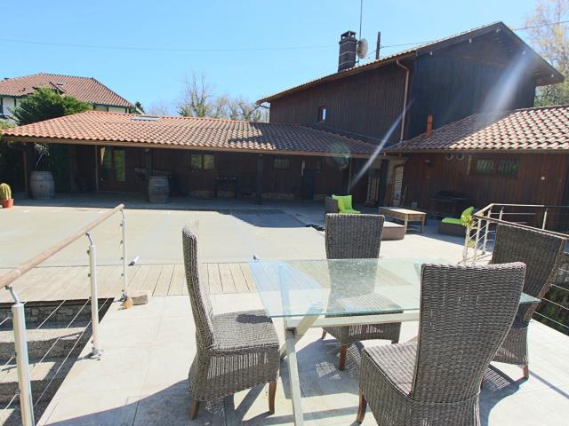 Maison 6 pièces 184 m²