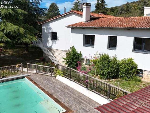 Maison 6 pièces 184 m²