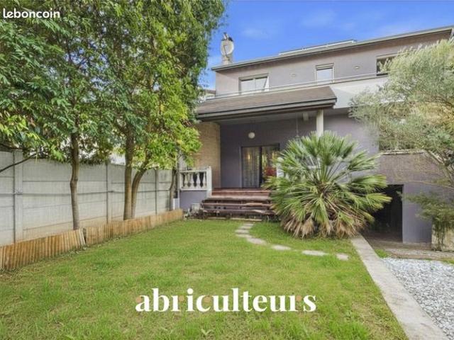 Maison 6 pièces 185 m²