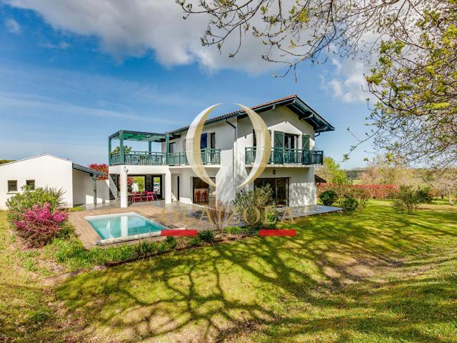 Maison 6 pièces 185 m²