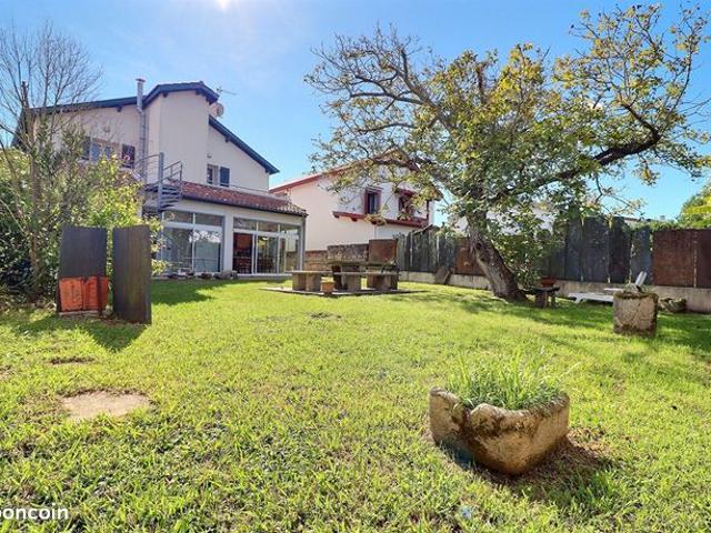 Maison 6 pièces 185 m²