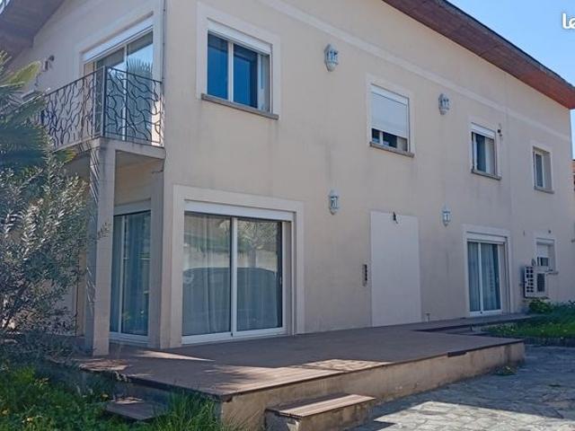 Maison 6 pièces 185 m²