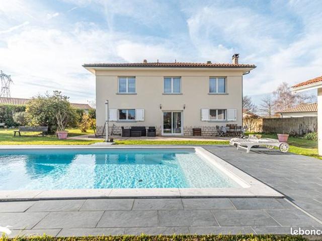 Maison 6 pièces 185 m²