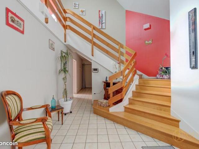 Maison 6 pièces 185 m²