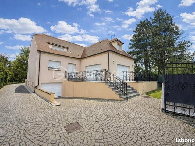 Maison 6 pièces 185 m²