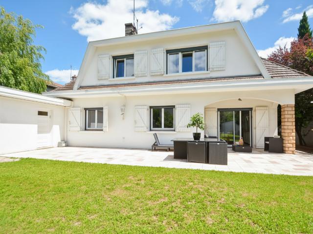 Maison 6 pièces 185 m²