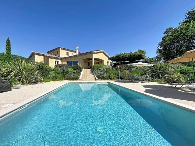 Maison 6 pièces 185 m²