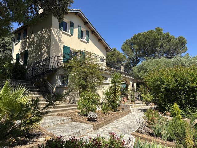 Maison 6 pièces 185 m²
