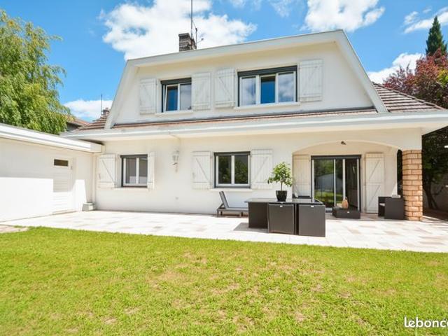 Maison 6 pièces 185 m²