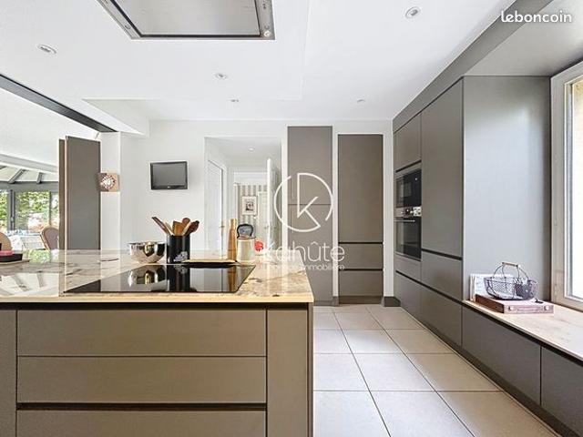Maison 6 pièces 185 m²