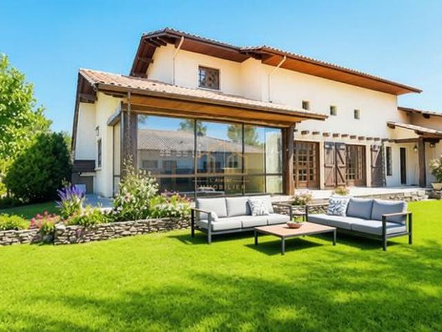 Maison 6 pièces 185 m²