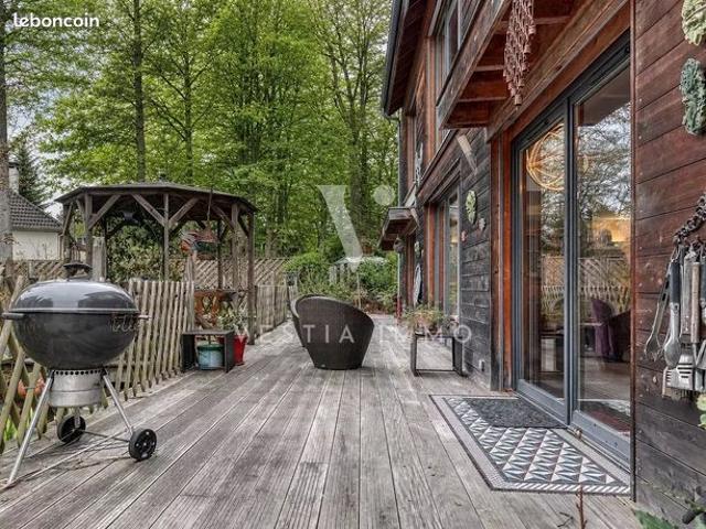 Maison 6 pièces 185 m²