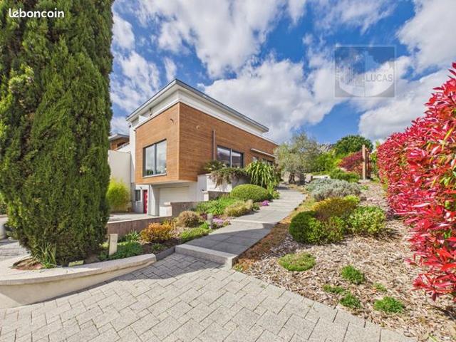 Maison 6 pièces 185 m²