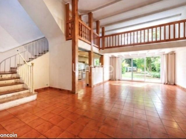 Maison 6 pièces 185 m²