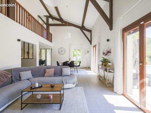 Maison 6 pièces 185 m²