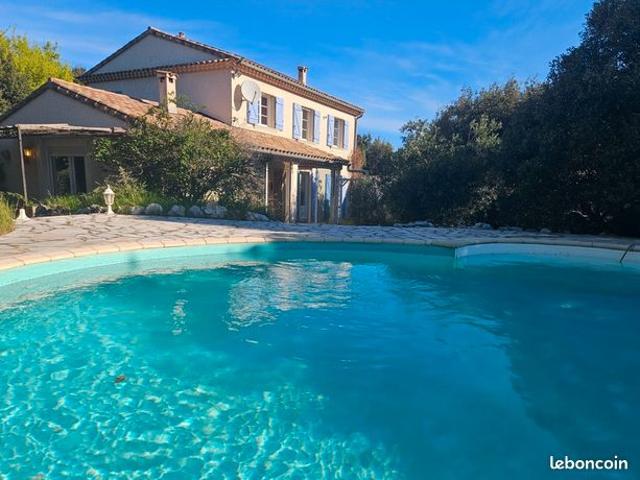 Maison 6 pièces 185 m²