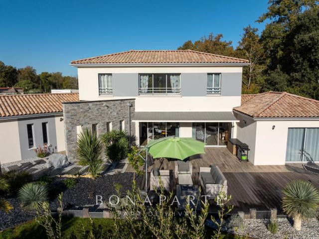Maison 6 pièces 190 m²