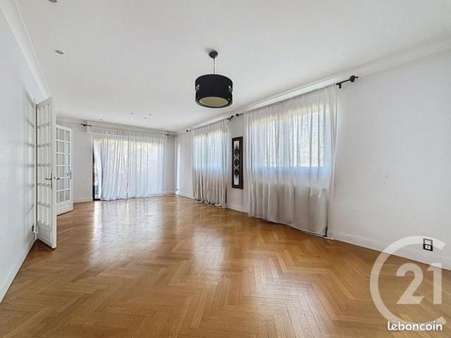 Maison 6 pièces 186 m²