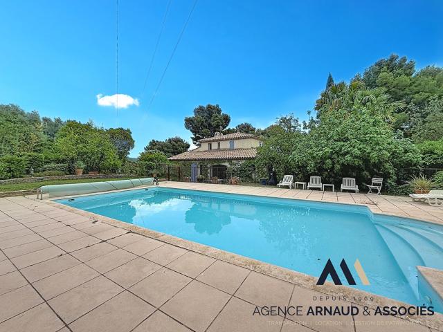 Maison 6 pièces 186 m²