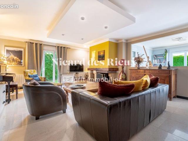 Maison 6 pièces 186 m²