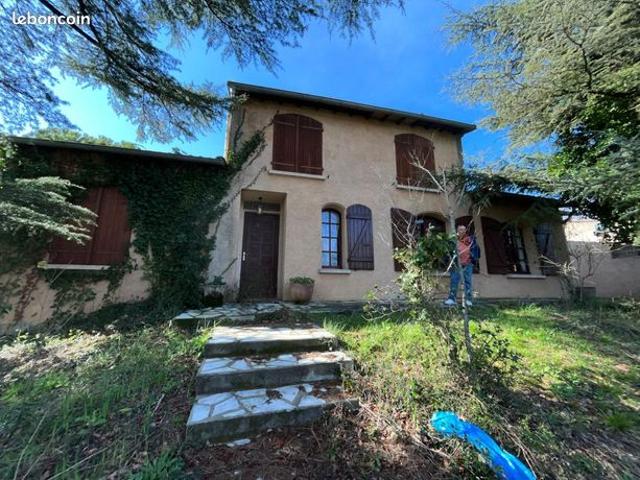 Maison 6 pièces 220 m²
