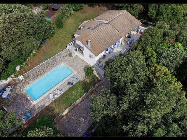 Maison 6 pièces 180 m2 terrain 3 791 m2