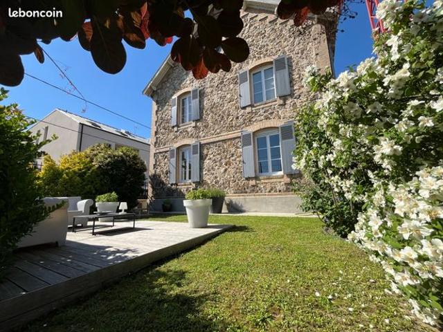 Maison 6 pièces 180 m²