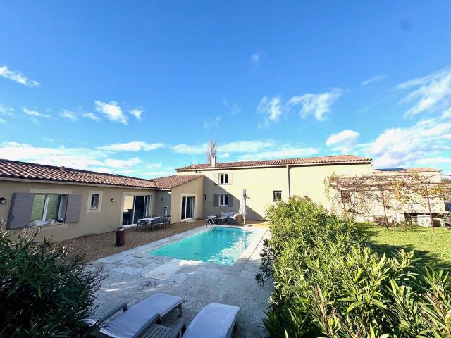 Maison 6 pièces 180 m²