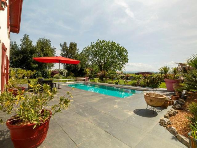 Maison 6 pièces 206 m²