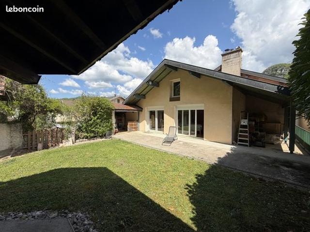 Maison 6 pièces 180 m²