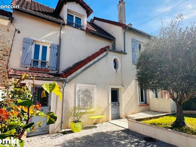 Maison 6 pièces 180 m²