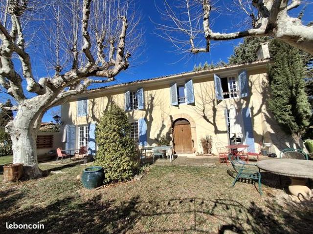 Maison 6 pièces 180 m²