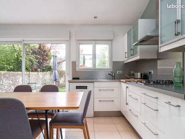 Maison 6 pièces 180 m²
