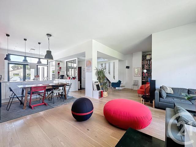 Maison 6 pièces 180 m²