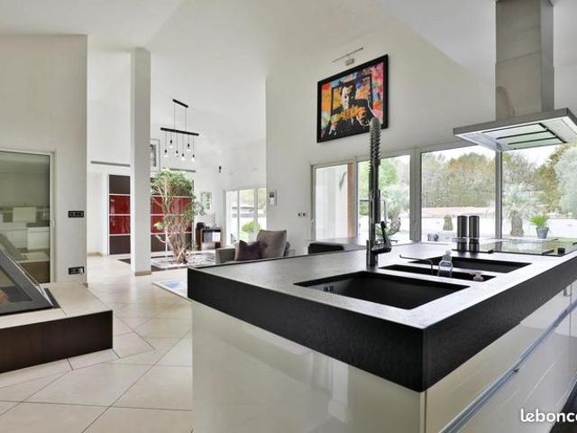 Maison 6 pièces 180 m²