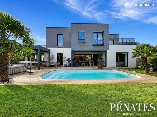 Maison 6 pièces 180 m²