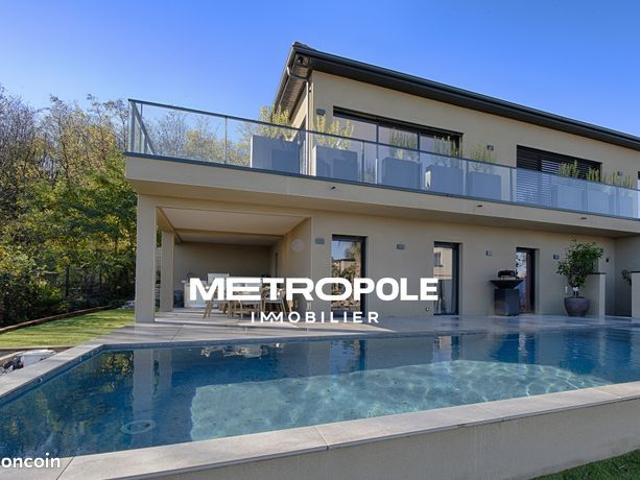 Maison 6 pièces 180 m²