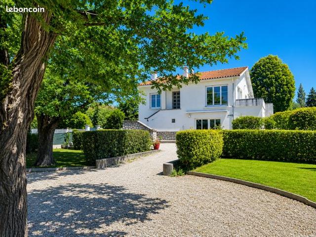 Maison 6 pièces 180 m²