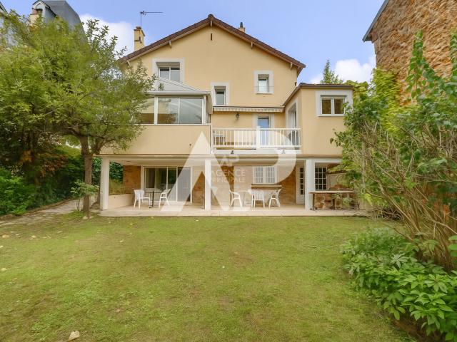 Maison 6 pièces 180 m²