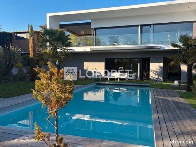 Maison 6 pièces 180 m²