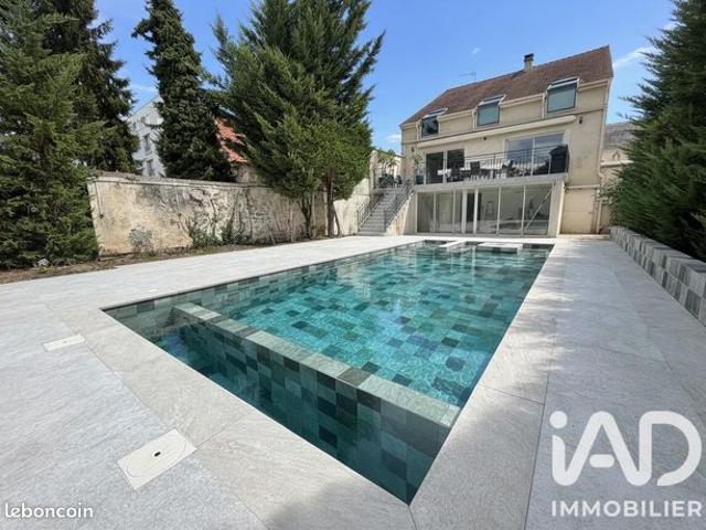 Maison 6 pièces 180 m²