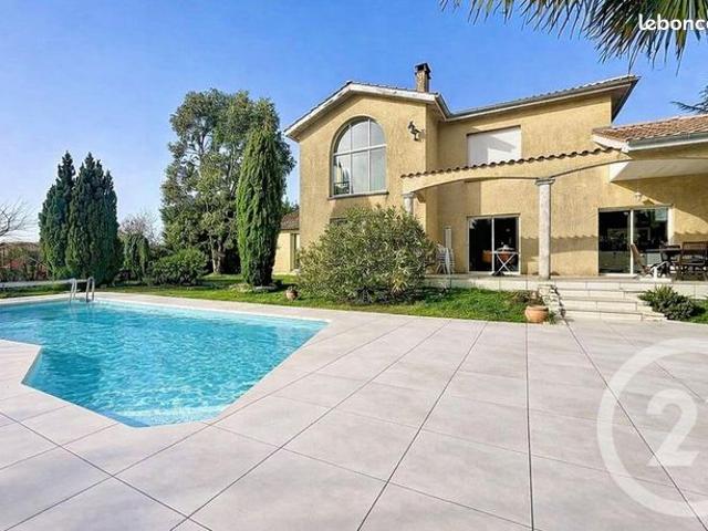 Maison 6 pièces 230 m²