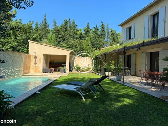 Maison 6 pièces 180 m²