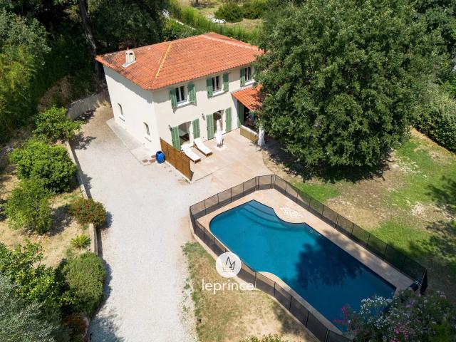 Maison 6 pièces 180 m²