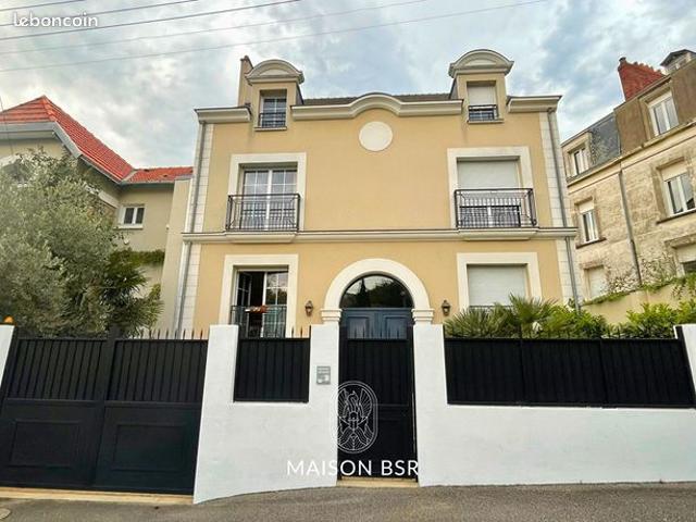 Maison 6 pièces 180 m²